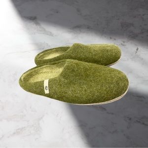 egos copenhagen wool Slipper Moss Green Unisex Green Slippers Shoes size 9/10